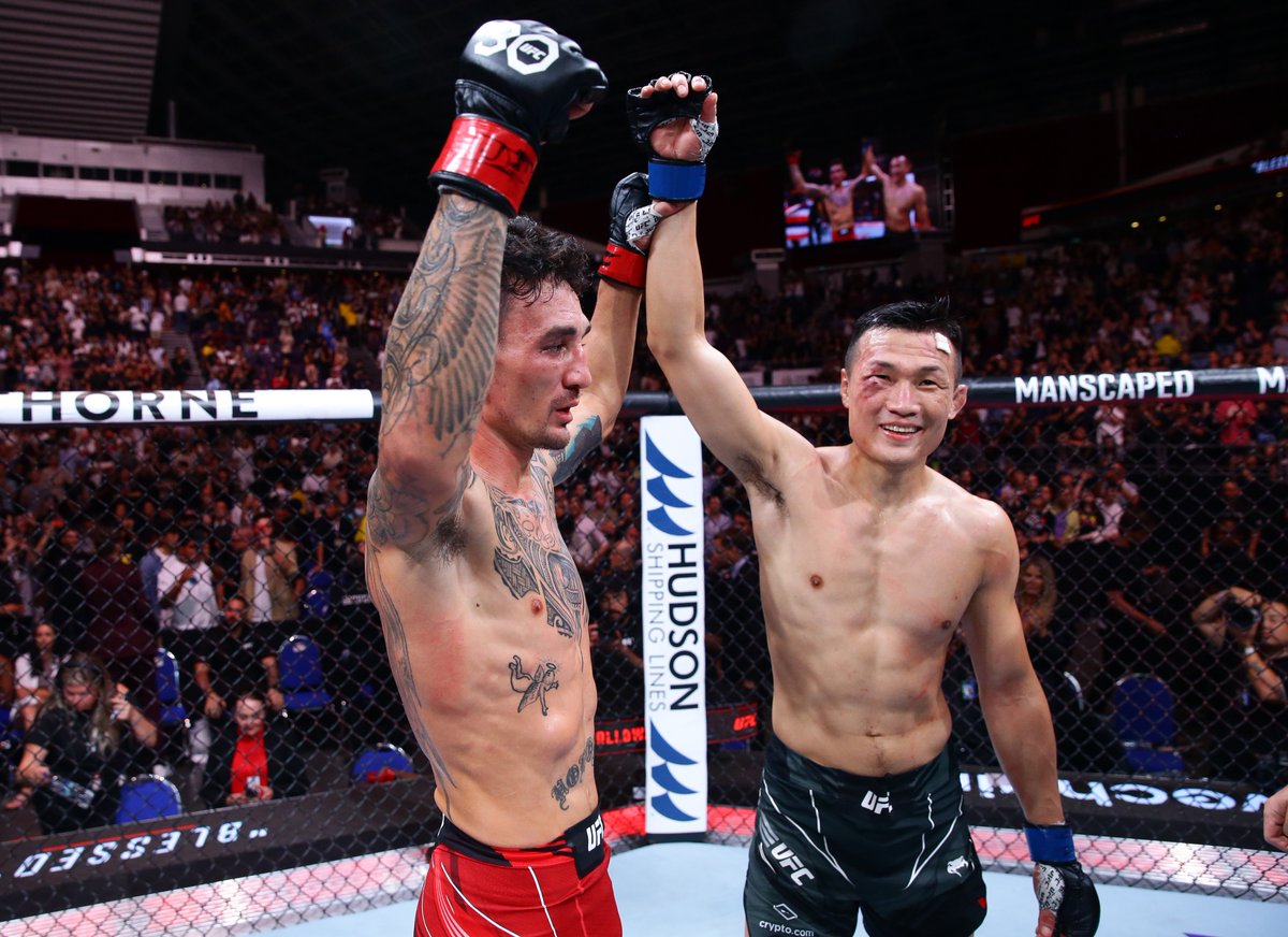 MMAFighting's tweet image. Video: The Korean Zombie receives heartwarming gift from Max Holloway for retirement fight mmafighting.com/2023/9/20/2388…