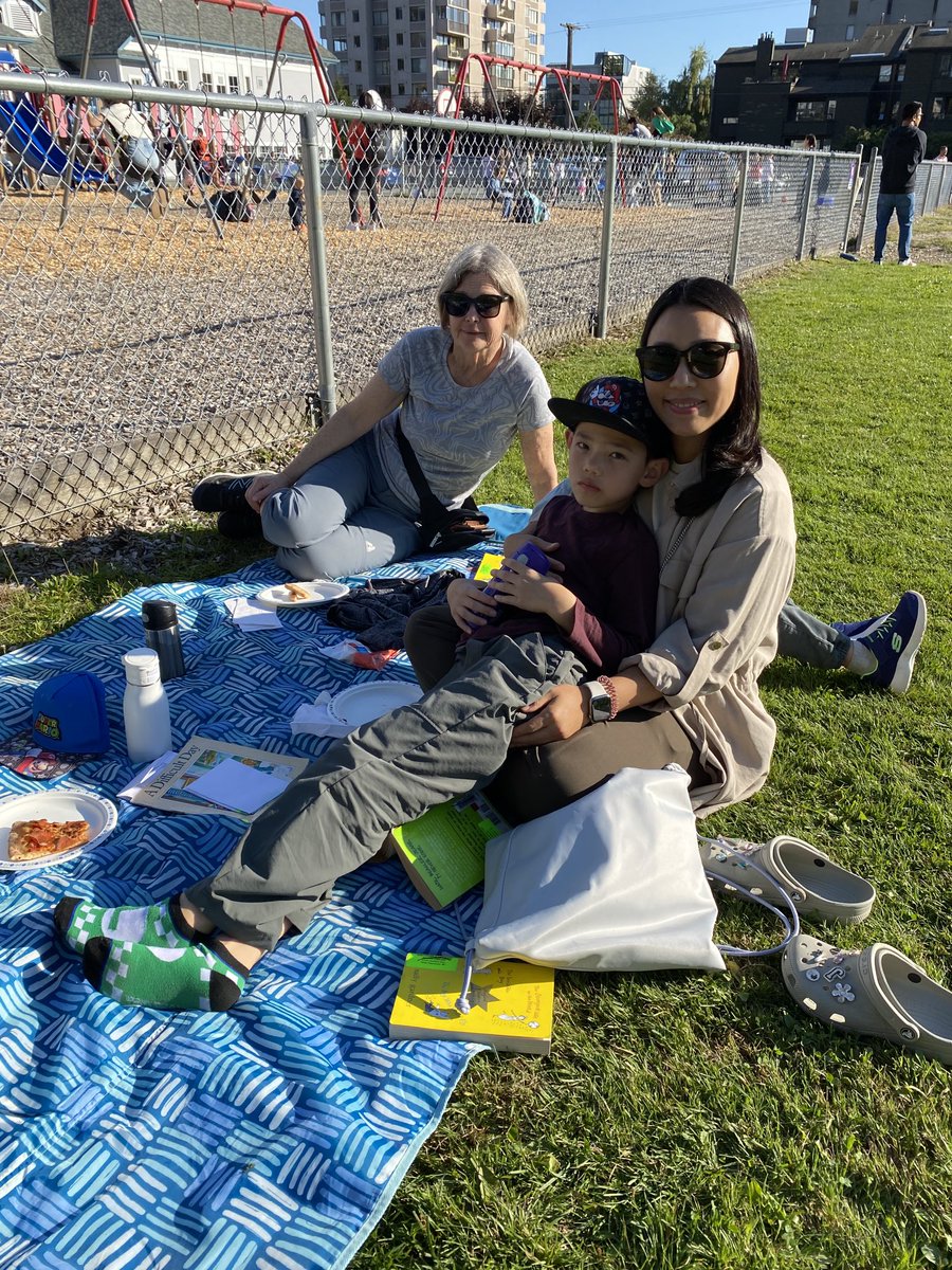 judydduncan (@judydduncan) on Twitter photo Great turnout at <a href="/HollyburnSchool/">Hollyburn Elementary School</a> for our ‘Meet and Eat’ event. Families met teachers, enjoyed pizza supplied by our PAC, and accessed information about our programs. Wonderful community building happening! #westvaned Great turnout at <a href="/HollyburnSchool/">Hollyburn Elementary School</a> for our ‘Meet and Eat’ event. Families met teachers, enjoyed pizza supplied by our PAC, and accessed information about our programs. Wonderful community building happening! #westvaned