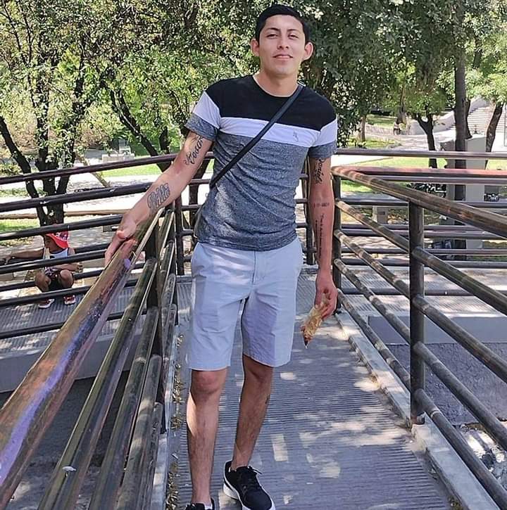 Alejandro98hot1's tweet photo. Daniel martinez k le saben chikos de matamoros creen k jale o no https://t.co/4pdPAX15zW