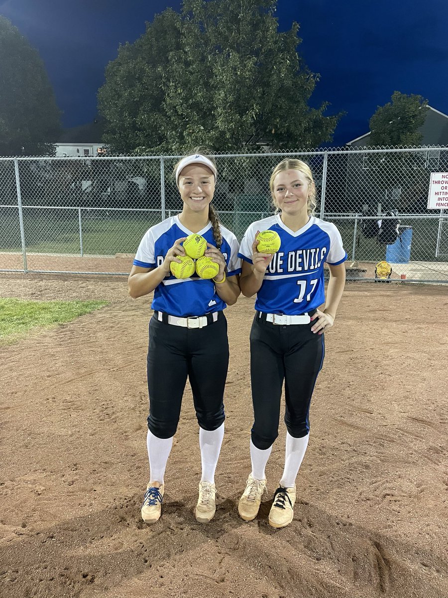 4 home runs tonight 3 including a grand slam from Aimee!