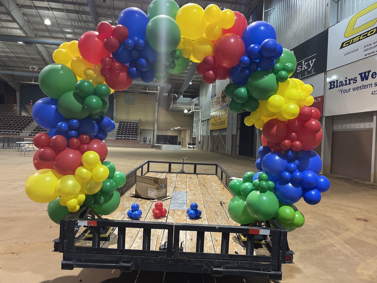 Sneak peak of homecoming float!!!!! Just wait till tomorrow when everything is put on. You will be stunned. 
Lake View’s Got Game!!!
#northsidepride
#twister
#twistuptheLOBOS