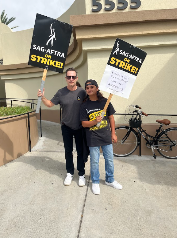 sagaftra's tweet photo. We fight for a fair industry because every artist deserves to shine brightly and be compensated justly. 💫✨Thank you to our Los Angeles #SagAftraMembers for yet another day on the picket lines. ONE DAY LONGER, ONE DAY STRONGER💪 ❤️ #SagAftraStrong https://t.co/8Ms5cBon9h