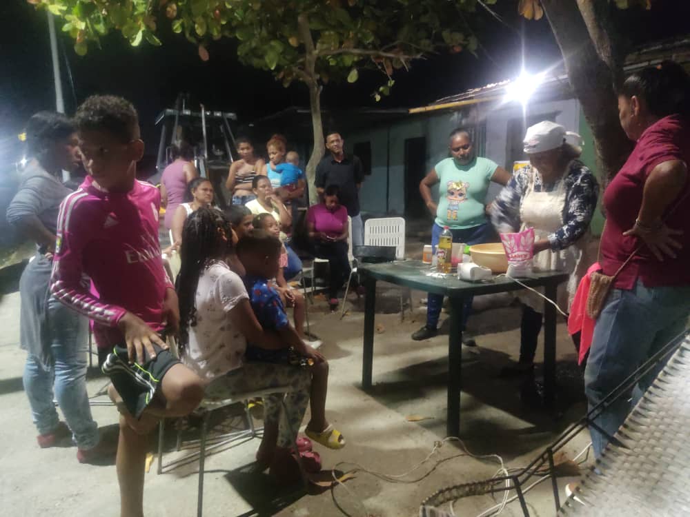 Sin truco ni mañas <a href="/ConElMazoDando/">Con el Mazo Dando</a>  no engaña llévate tus galletas porque #PrimariasNoHay te lo decimos desde el boulevar la playa de #PalmaSola en el Municipio #JuanJoseMora <a href="/AnitaChinsMonts/">Anita Montes♥</a> <a href="/dcabellor/">Diosdado Cabello R</a> <a href="/Eilemspsuv/">𝕰𝖎𝖑𝖊𝖒𝖘</a> <a href="/Elhijodefina/">SamiMartinez Oficial</a> <a href="/avilaelguerrero/">Jose Avila</a>