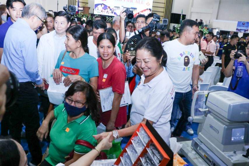 tribunephl's tweet image. First Lady Liza Araneta-Marcos, together with the DILG, DOH, and TESDA, rolled out the “Lab For All” caravan in San Rafael, Bulacan, benefitting around 1,866 residents. Read more at: tribune.net.ph/2023/09/21/fir…

#LizaMarcos #LABForAll