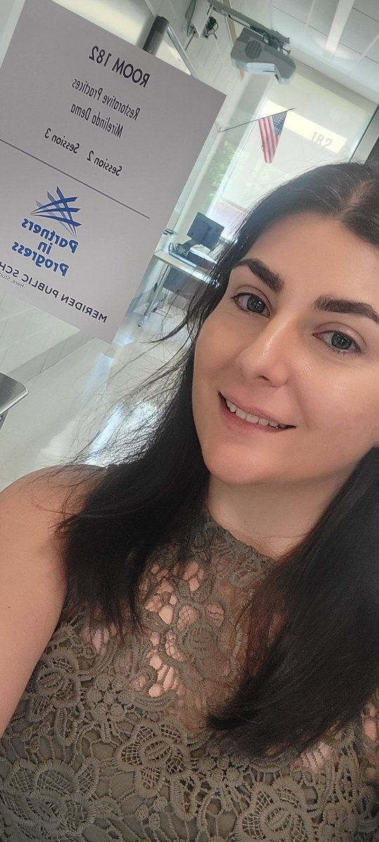 MsMDema's tweet image. Pre-school year, I presented on Restorative Practices &amp;amp; facilitating community circles to MPS classified staff. Key takeaways: Building student relationships from day one matters, &amp;amp; someone counts on seeing you every day. Reunited with my WMS friends &amp;amp; met new ones, too. 😊