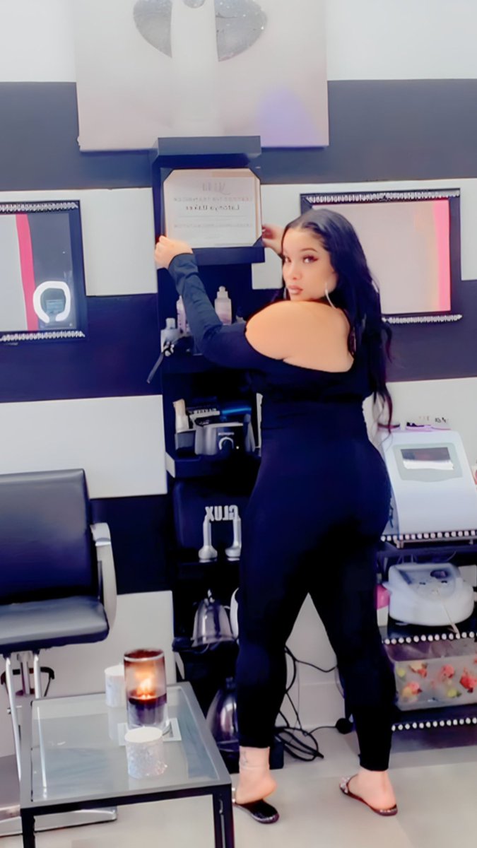 hellofawoman25's tweet image. I got so much going on, if I do it right I’m lit for life!