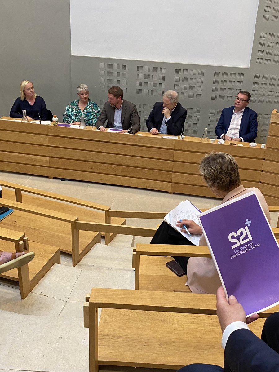 Still so much to be done on women’s health. 

While thugs were protesting outside Leinster House there was really important work going on inside.

Powerful presentation by @221plus on Budget priorities with patient reps @Stephenteap & @EvelynFenton1 - hosted by @alankellylabour