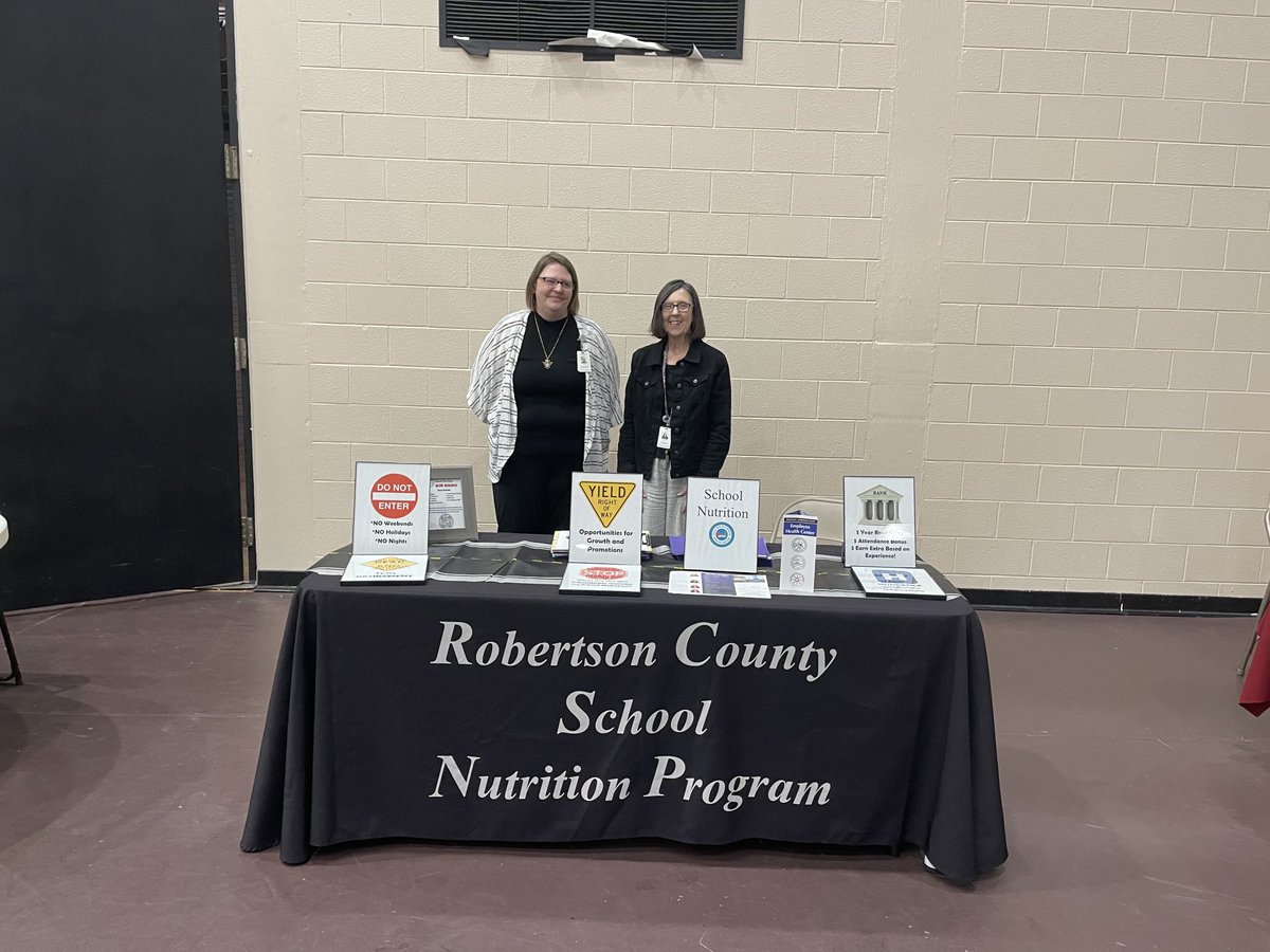 Anniegirl4141's tweet photo. Come see us at the College Career Fair / Robertson County Career Fair 5-7pm at the Center today.  #WeAreRCSTN https://t.co/1XUxi42MhY