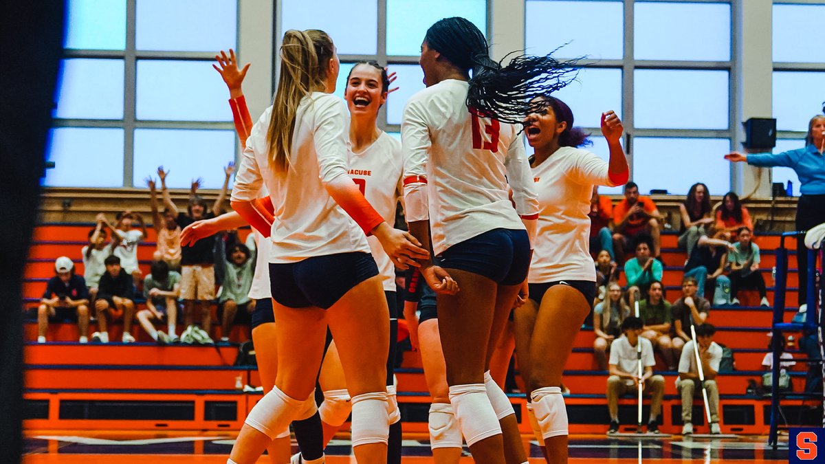 CuseVB's tweet image. Always hype for every match! 🍊🏐

#UniqueUnitedUnlimited x #UnleashthecUUUse x #cusevb