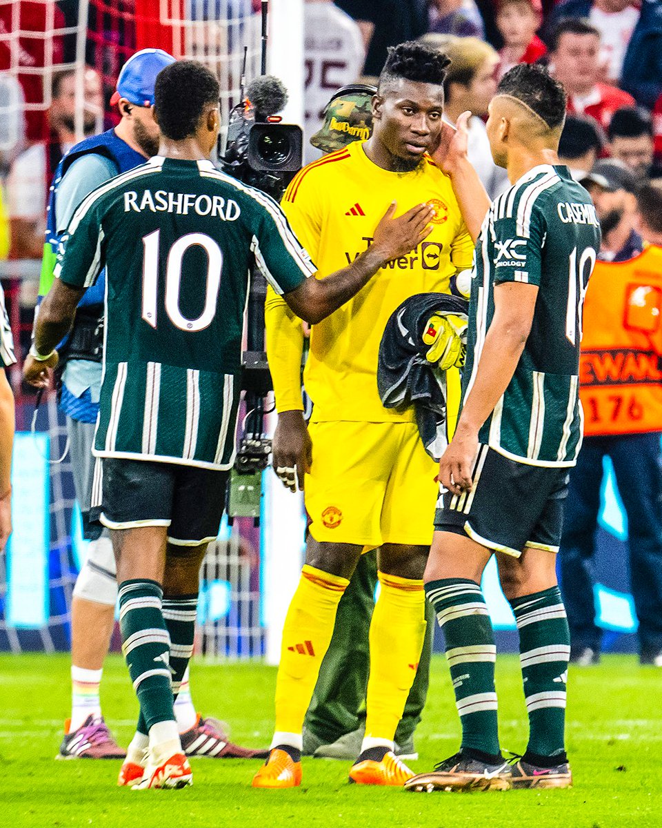 brfootball's tweet image. André Onana requested to talk in front of reporters after Manchester United's loss: 

'It's my responsibility because the team didn't win, and I have to learn from it...it was me who let the team down'