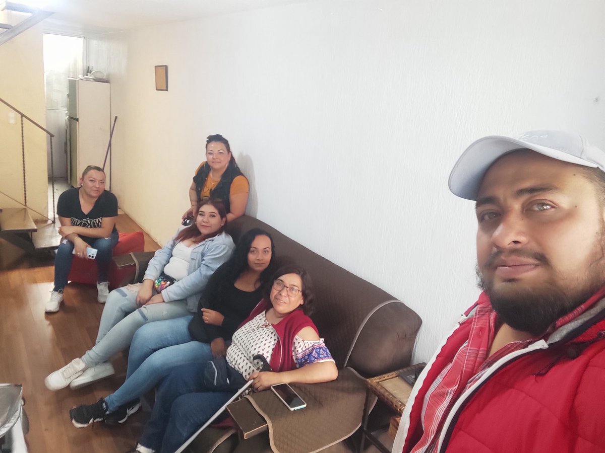 JesusEDistrito6's tweet photo. Visitando Amigas comprometidas y leales de la colonia #LosAlcatraces #Distrito6 #Ecatepec @alfredodelmazo @EduardoFloMa1 https://t.co/2hZtIpyJOV