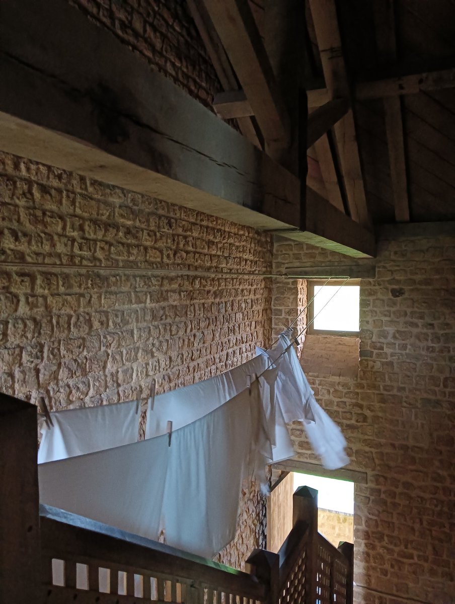 I really, really need this washing-line... (spotted on the @SWFed outing to The Newt in Somerset this morning) #Museums #Archaeology #ExperimentalArchaeology #LoveTheRomans