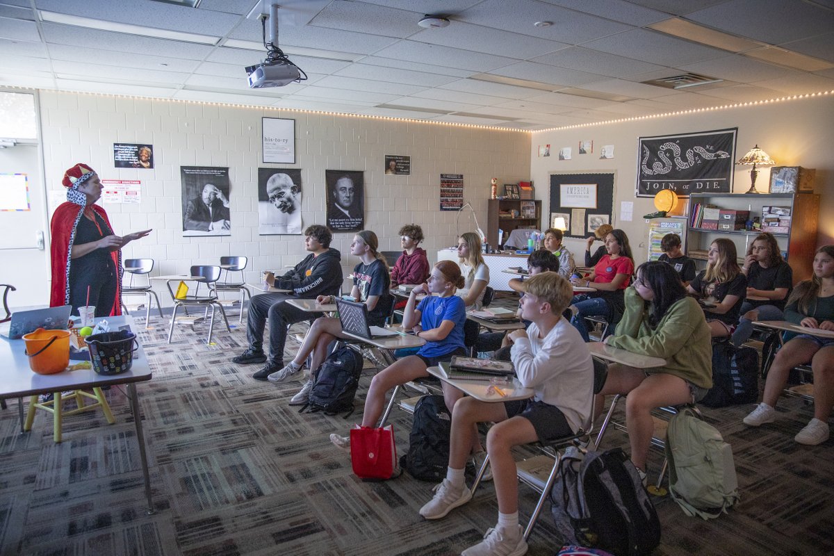 PLCSchools's tweet photo. The 8th graders at LVMS had some very special guests in their classroom today to help them learn about American History. BOTH George Washington AND King George III filled in for Mr. Barnett and Ms. Binkley to deliver some interactive and engaging lessons! #PLCSGreat https://t.co/FixiWmtq5l