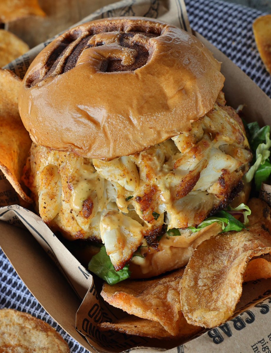 JimmysSeafood's tweet photo. Free crab cakes for your entire team and social media department if you win tonight, @Angels. https://t.co/cnhuNGwpu0