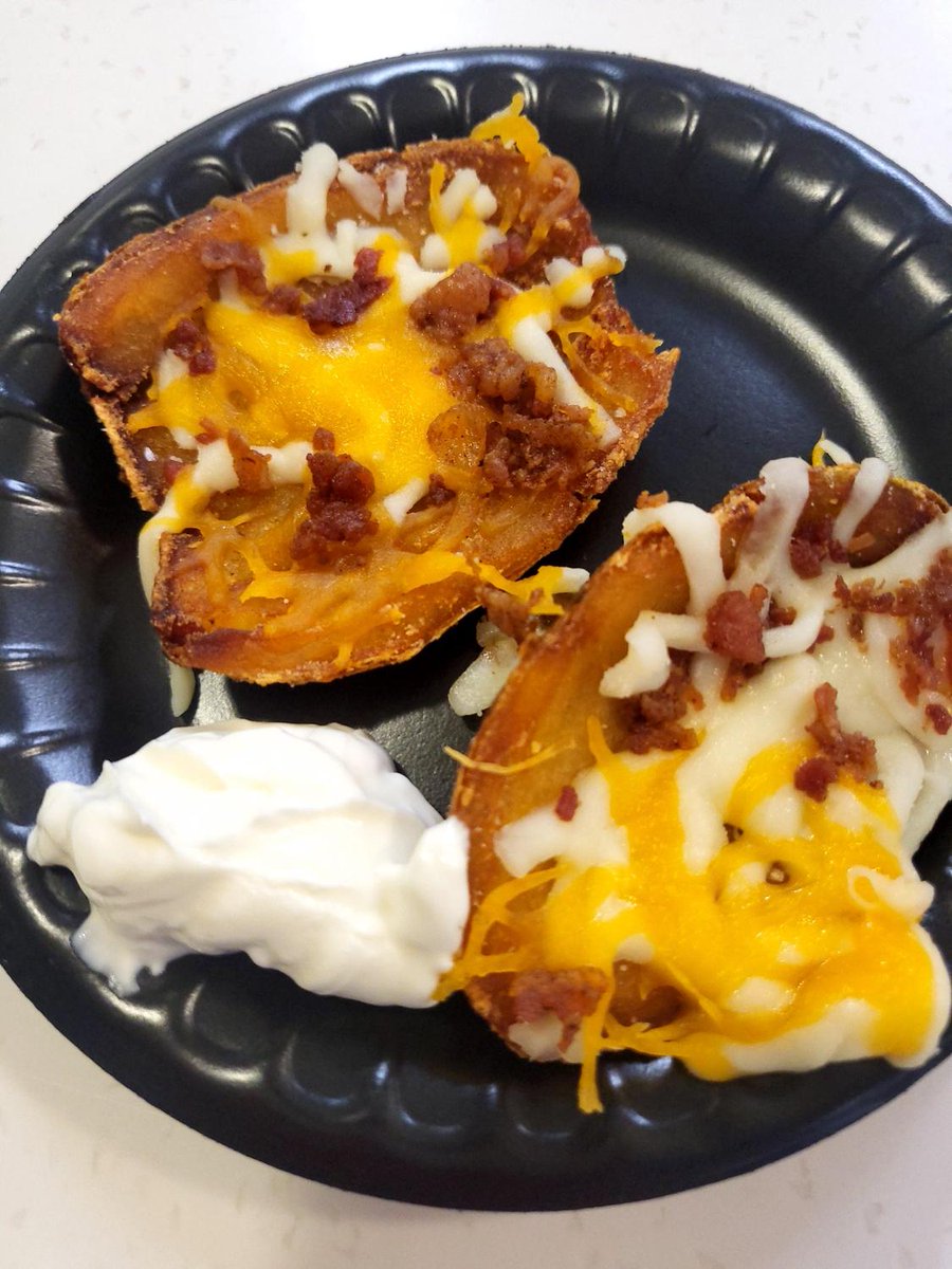 NoviLakesHC's tweet photo. We are elevating our happy hours!  Last Friday our residents enjoyed potato skins and a Detroit Lions Blue cocktail!  So good!  #trilogyliving https://t.co/dGxKZud1Ag