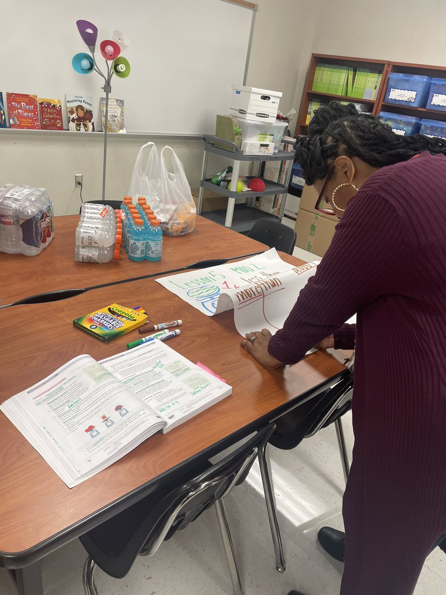 ynfields's tweet photo. Make &amp; Take moments in CBPL. Utilizing the 4 Laws of Anchor Charts to guide our creations! #ogdenisfire 🔥 https://t.co/9DmB2PO4NB