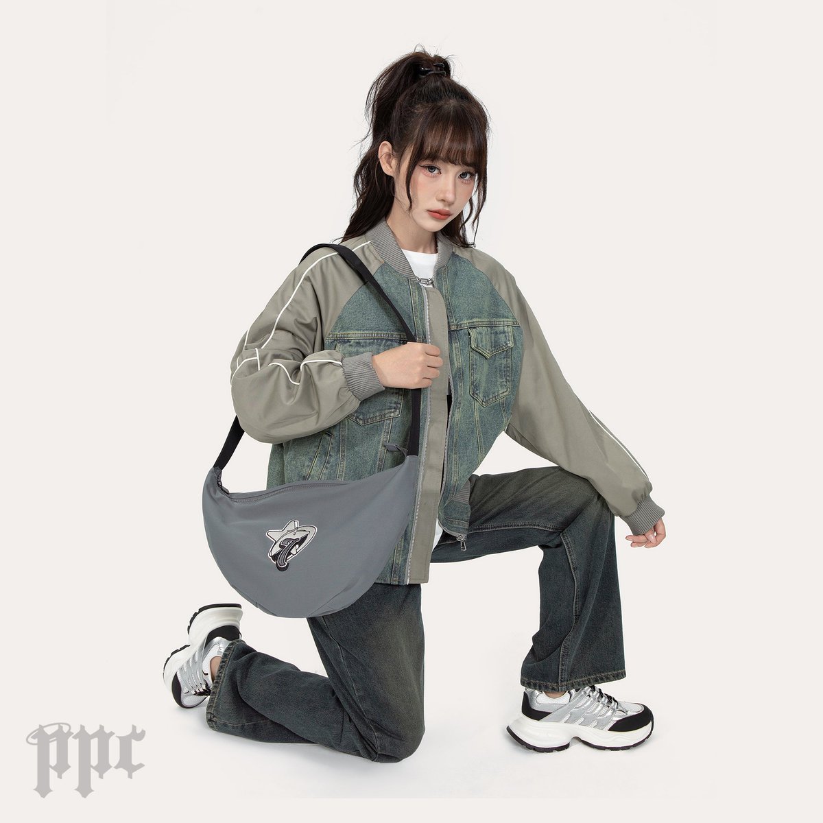 privparadiseco's tweet photo. I made a seven bag inspired by jungkook 🙂🖤 https://t.co/ueVAfuL2hF