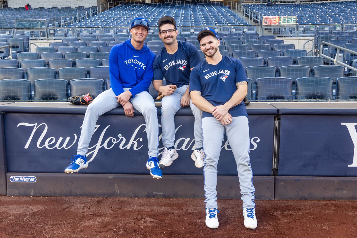 BlueJays's tweet photo. Officially a Major Leaguer ✍️

Welcome to The Show, Cam Eden! #NextLevel https://t.co/EDZT6RnFaz