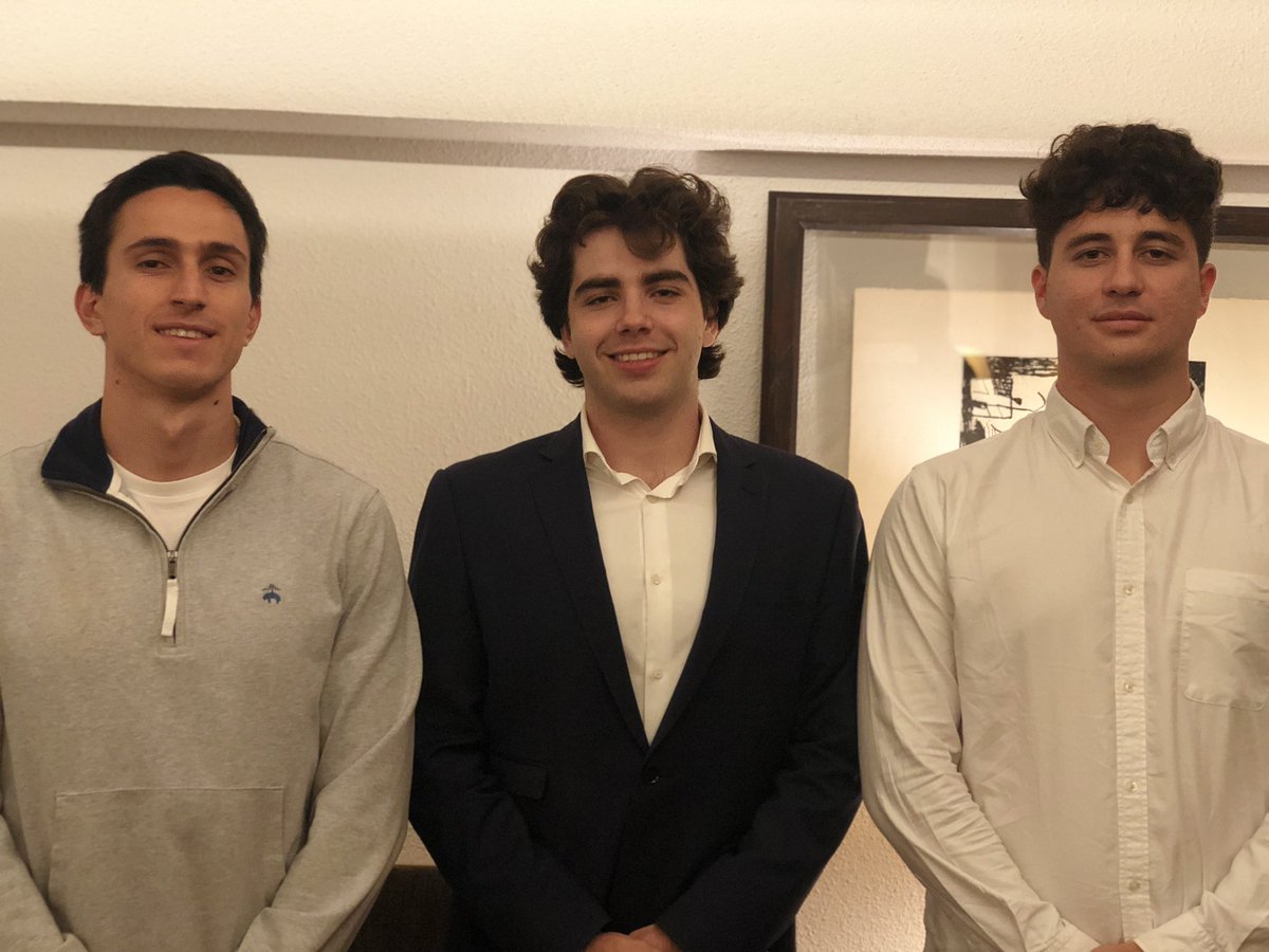 ¡Os presentamos nuestro Decanato para el curso 2023-2024!

Román Modrego (3° Matemáticas - UPC), nuevo decano del Colegio Mayor Pedralbes.

Salieron elegidos 👇🏻

📍 Decano: Román Modrego
📍 Vicedecano: Vicente Cisneros
📍Vocal: Agustín Bacigaluppo

¡Enhorabuena al nuevo decanato!