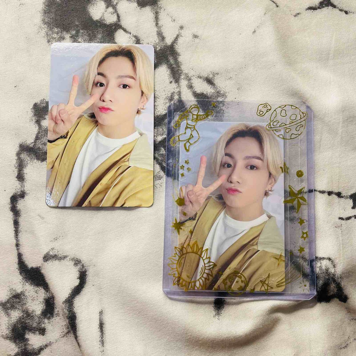 heartbrokenarmy's tweet photo. wts lfb ph only
bts jungkook BE essential pob

Php 600
📌 onhand
📌 1pc avail
📌 PAYO
🚚 flash express / jnt

jk photocard mint https://t.co/AT214E70Sd