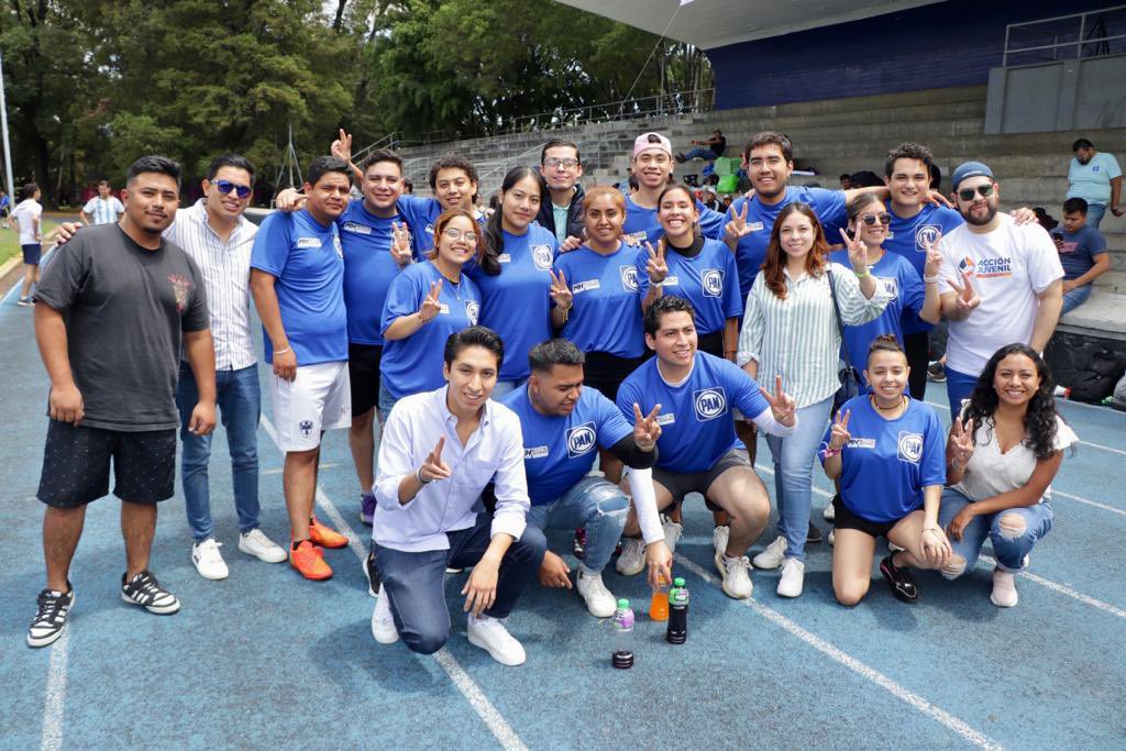 AccionJMH's tweet photo. Acción Juvenil Miguel Hidalgo en colaboración con @accionjuvenil_cdmx  realizamos  un Torneo de Fútbol con los Secretarios de AJCDMX , sin duda nos divertimos y la pasamos increíble ! ⚽️ https://t.co/S4rPeuNTrR