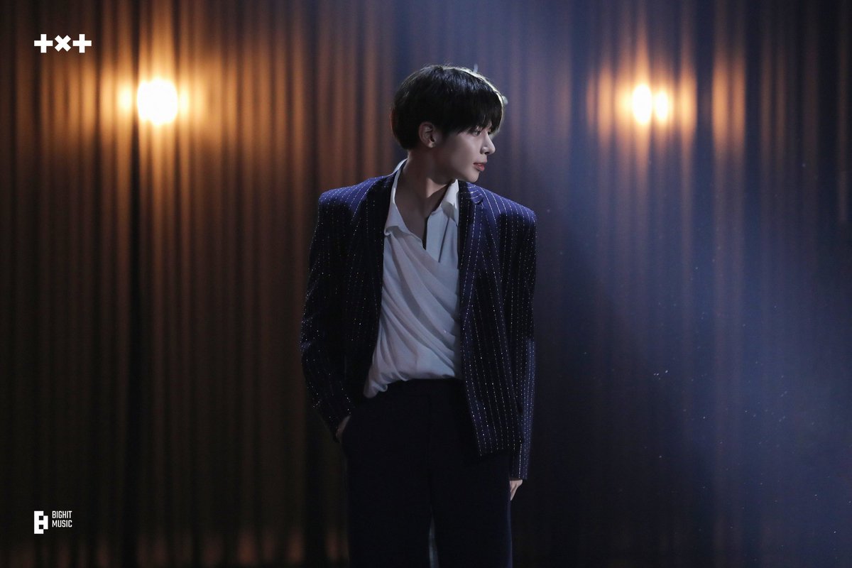 ParaguayTaehyun's tweet photo. 📸 | IMAGENES 

Taehyun en las Fotos Sketch del MV de Back For More [ft. Anitta] subidas a Weverse 💗

#태현 #TAEHYUN #4thGenGoldenBoy #TOMORROW_X_TOGETHER #투모로우바이투게더 @TXT_members @TXT_bighit 

-🐿 https://t.co/IQvpxWEXaZ