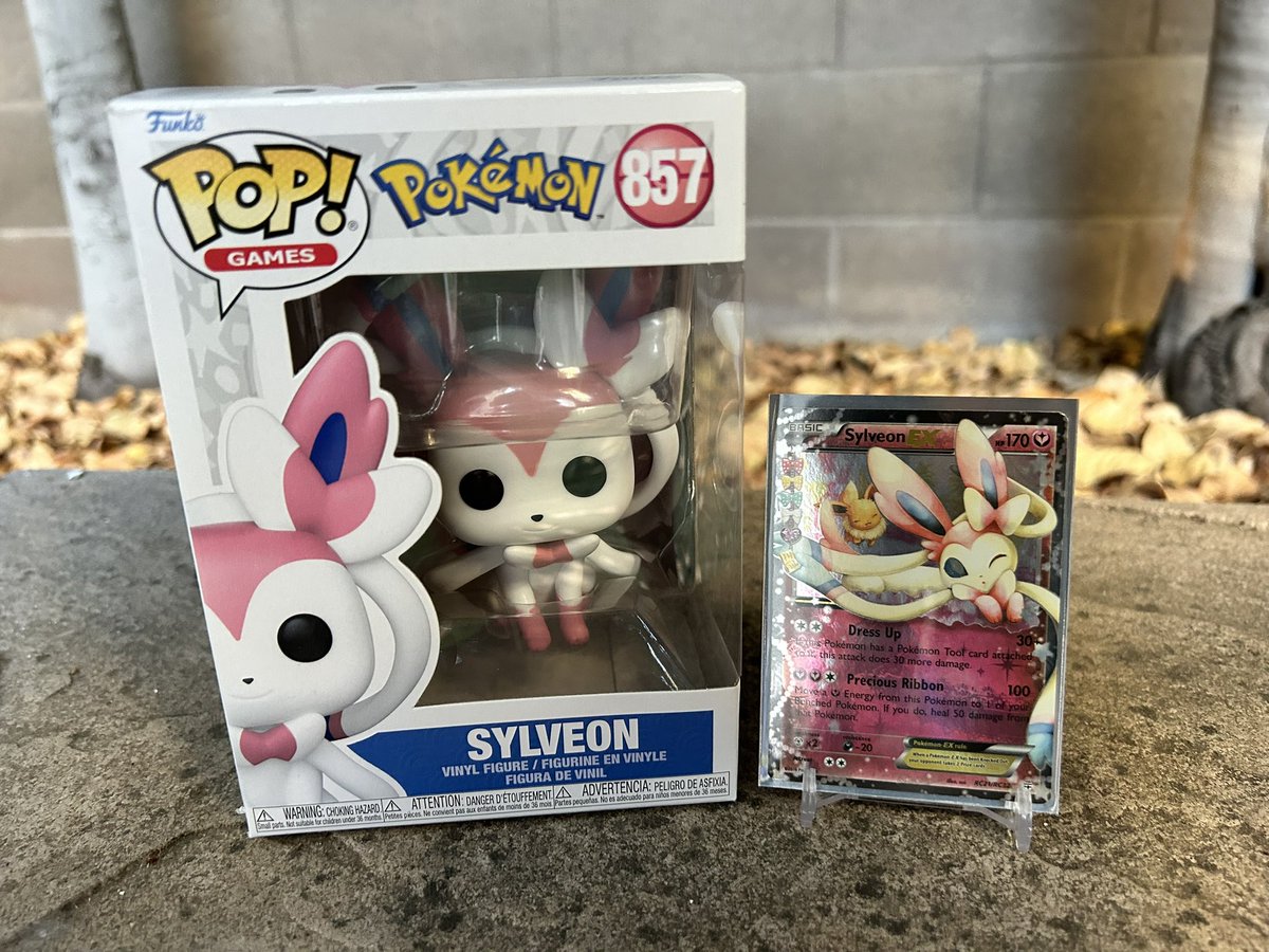 Sylveon Pokémon Givvy 

Just Retweet 

1 winner drawn Friday 9/22