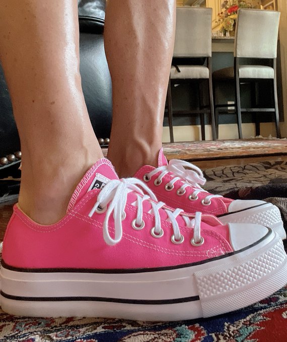 Who votes to see me do squats in these shoes?.. what type of squats are your favorite?&hellip; https://t.co<a href="/tag/girlongirl"class="tags"><span>#girlongirl</span></a><a href="/tag/bigclit"class="tags"><span>#bigclit</span></a><a href="/tag/musculargirl"class="tags"><span>#musculargirl</span></a>