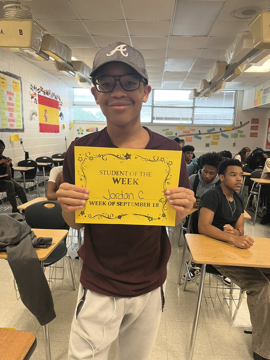 SrtaFerris's tweet photo. Felicidades Jordan! Best paper passer-outer there is. #NSWeeklyWonder #WeArePROS @FCS_NSHS_Princ @fcspbis https://t.co/e9sA6K7mNq