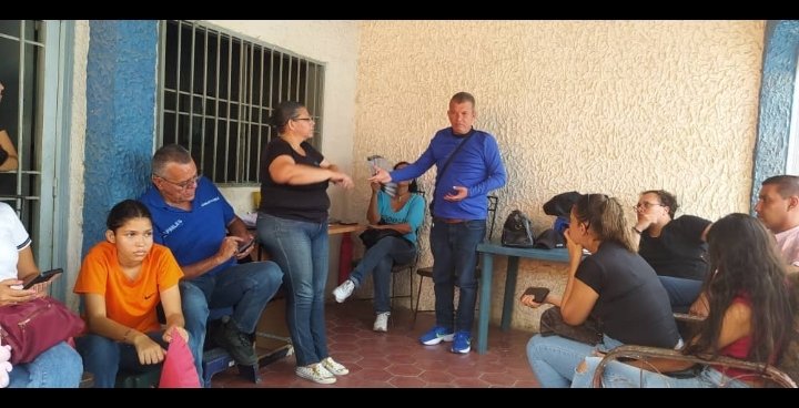 Hoy #20Sep el comando del Municipio Iribarren #VenezuelaDelEncuentro llevándole lineamientos para fortalecer la campaña de nuestro candidato <a href="/hcapriles/">Henrique Capriles R.</a> donde hizo presencia nuestros equipos Municipal y parroquial del partido <a href="/partidoUNT/">Un Nuevo Tiempo</a>