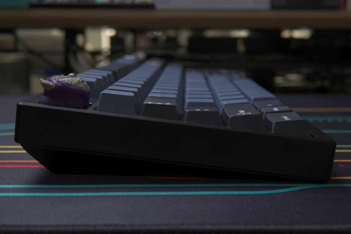 sleekkeebs's tweet photo. Board: Pole Star TKL by Team Synergy
Caps: GMK Dracula by @zenorocha
Artisans: @/omniclectic @/prime_caps @/azikeycaps
Built by: @LightningKBDs 

#sleekkeebs #keebs #keeblife #mechkey #mechanicalkeyboards #customkeyboards #keyboardporn #keyboard #keycaps #gmkcaps #pbtcaps #teclados #tecladomecanico