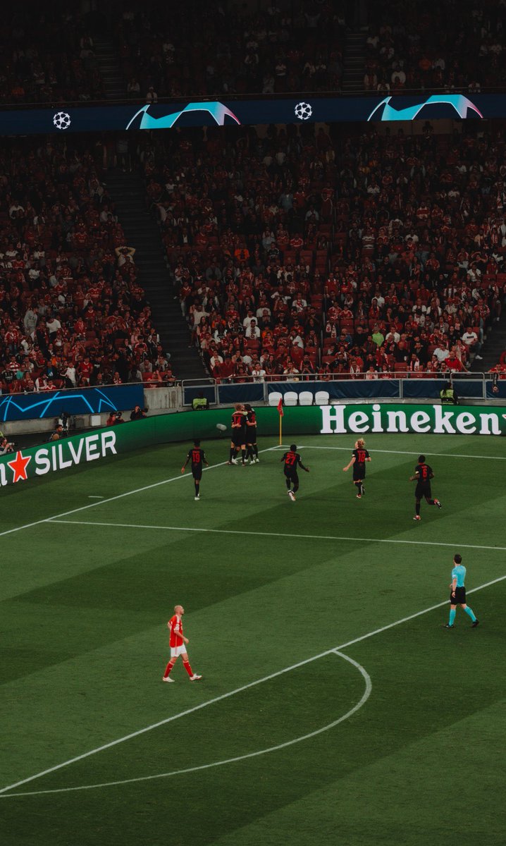 kakyuds's tweet photo. FULL TIME: #UCL: SL BENFICA 0 vs 2 RB SALZBURG. [15’ Roko Šimic (Pen) 51’ Oscar Gloukh] #SLBSAL https://t.co/ItU6RD6rrR