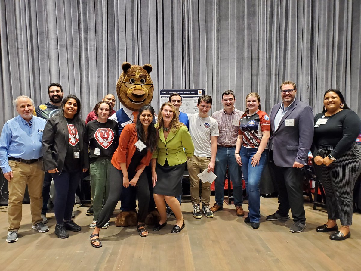 Love seeing all of these #cyber friends at the #EDGamesExpo! Together, we can create a culture of cybersecurity. #cyberculture #k12education #CyberSecurityAwareness