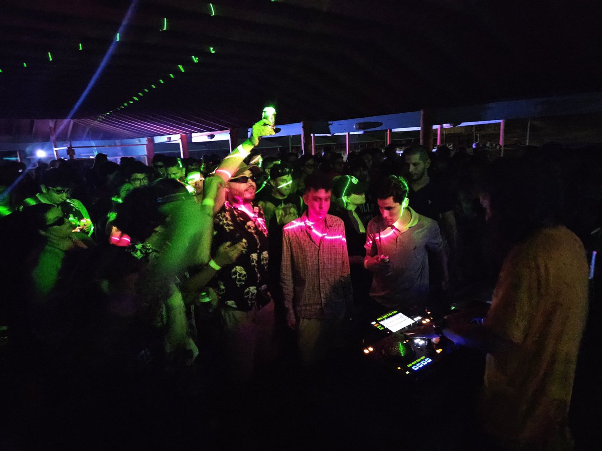 diaztechdj's tweet image. Este fin estuvo sabroso en playa Miramar