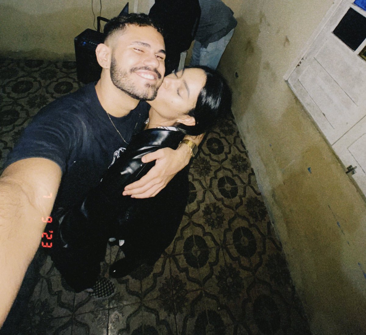 heymonteith's tweet photo. 1 mês da certeza que encontrei o amor da minha vida. ❤️ (sim amigos, sou gada e faço parte do clube dos românticos) https://t.co/BXn5UUqkAq