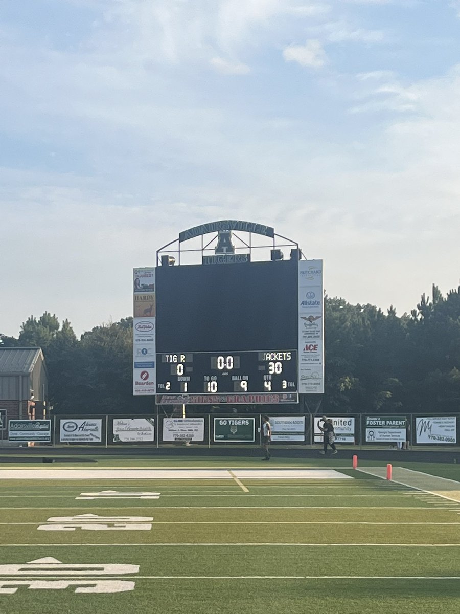 CalhounMiddleFB's tweet photo. Jackets beat the tigers! https://t.co/JwjlDJjJos