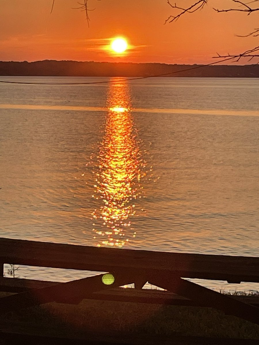 coffren_john's tweet photo. Sundown https://t.co/69y9jc3jTX
