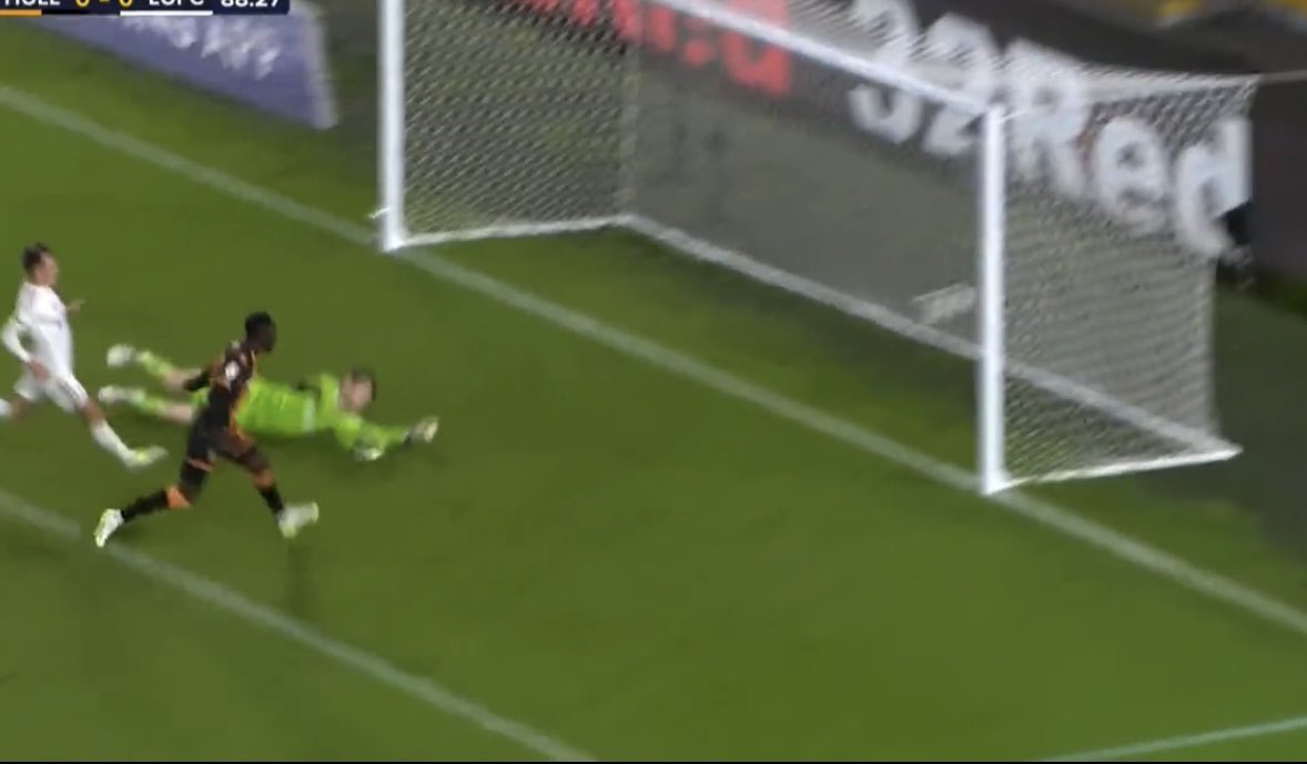 mikewhitesport's tweet photo. Iโll repeat what I said on commentary and in my interview with Liam Rosenior after the gameโฆ..HOW?!?!?
Still trying to work out how Adama Traore missed this.
@HullCity were this close from 3 pts instead of 1.
#hcafc #hitthepost https://t.co/wHDd8ROv09
