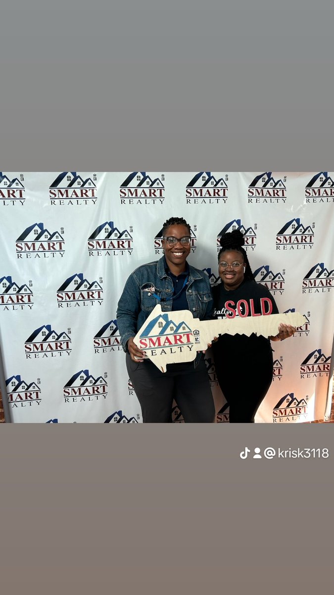 iAmFlair519's tweet photo. Sold my house last Friday and about to close on my dream house.....yes it's still in the City
#iWorkHard
#YourFavoriteCop
#BaltimoreStandUp
#20YearsOnTheForce https://t.co/rgrP6K3utc