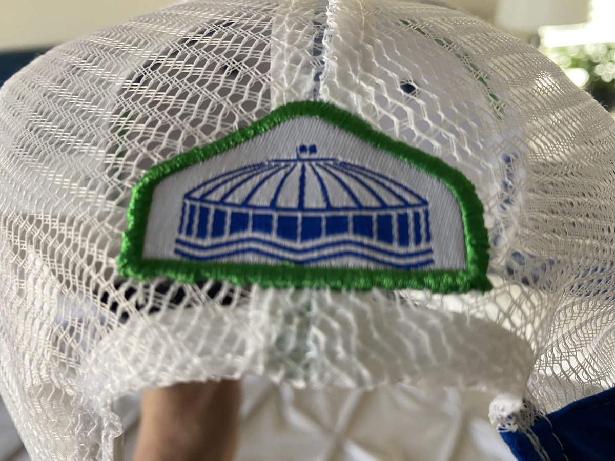 SeahawkScreamer's tweet image. Best #seasonticketholder  gift EVER! @Seahawks  NAILED it! Love 💙💚