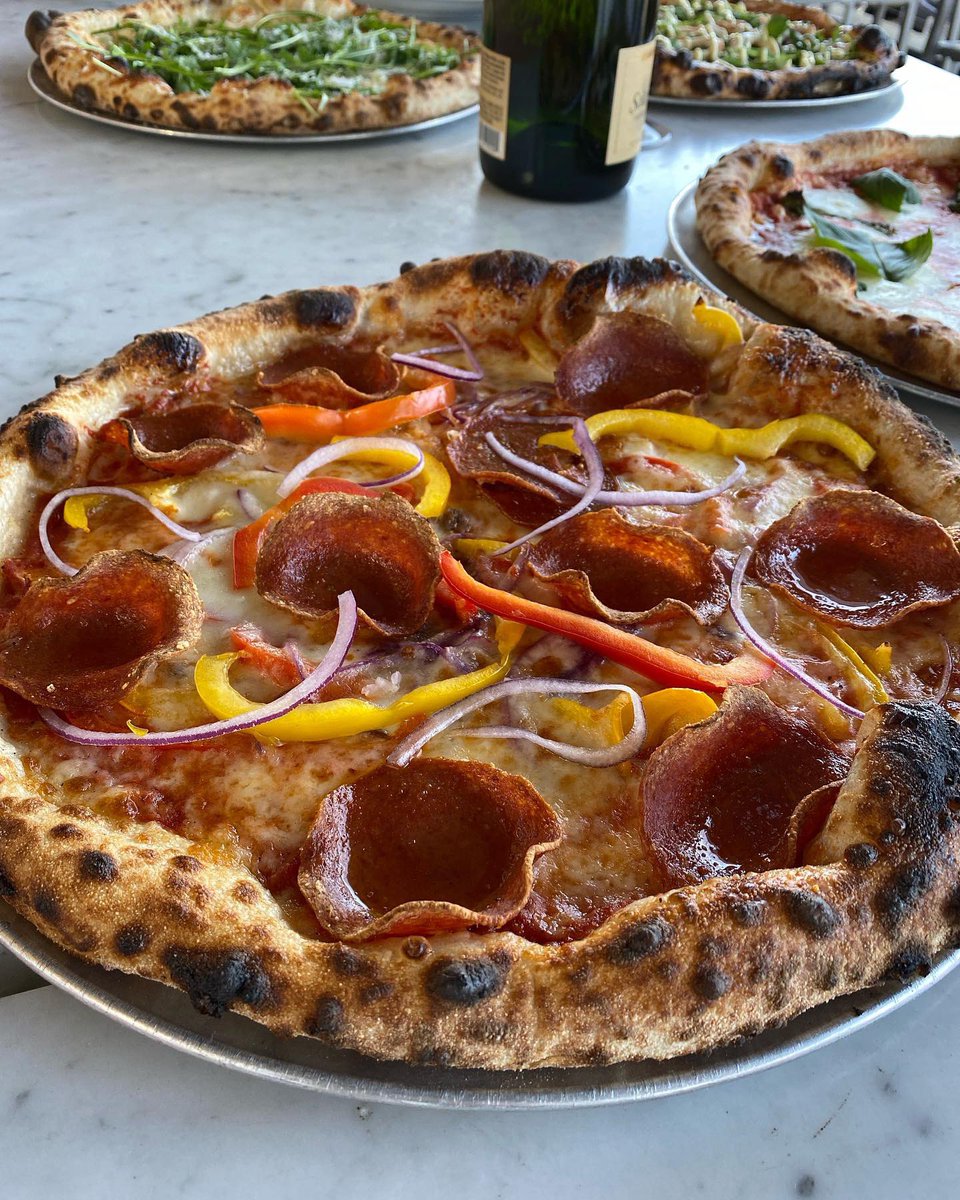 RP #LiveFirePizza #Napa 

A slice a day 🍕keeps the sad away. We’re celebrating 😆#NationalPepperoniPizzaDay #OxbowPublicMarket all day today.
Come find a slice of happiness.

@LiveFireOxbow #pizza 
 #pepperonipizzaday #pizzalover #napavalleyfood #woodovenpizza #doublezeropizza