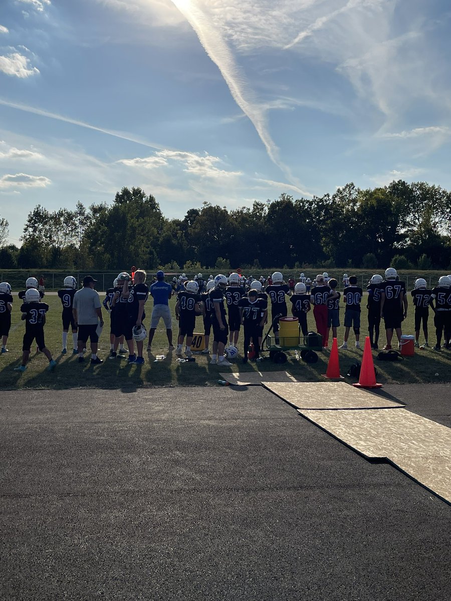 happyheise's tweet photo. Beautiful night for a football game! Go Wolves 🐺 🏈 https://t.co/knNGHnX4cF