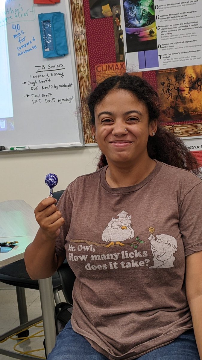 Advisory enjoying their door decorating prize! And look at that shirt-- totally unplanned! Thanks again Ms. Rendon 😊 🍭 <a href="/IbAndress/">Andress High School International Baccalaureate</a>