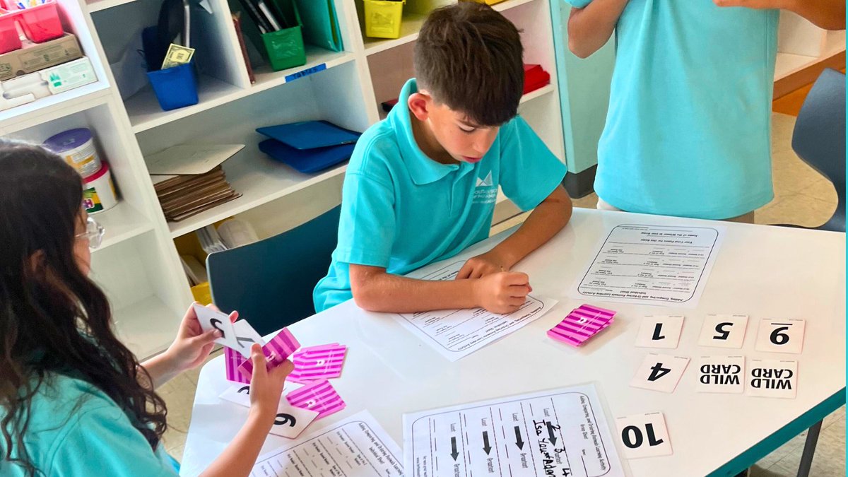 METSchoolPanama's tweet image. How do Grade 5 students become math enthusiasts? #METStudents are leveling up their math skills with a collaborative game! They're applying what they know, comparing, ordering, and adding decimals like pros.
How do you enjoy learning math?
#METSchoolPanama #nordangliaeducation