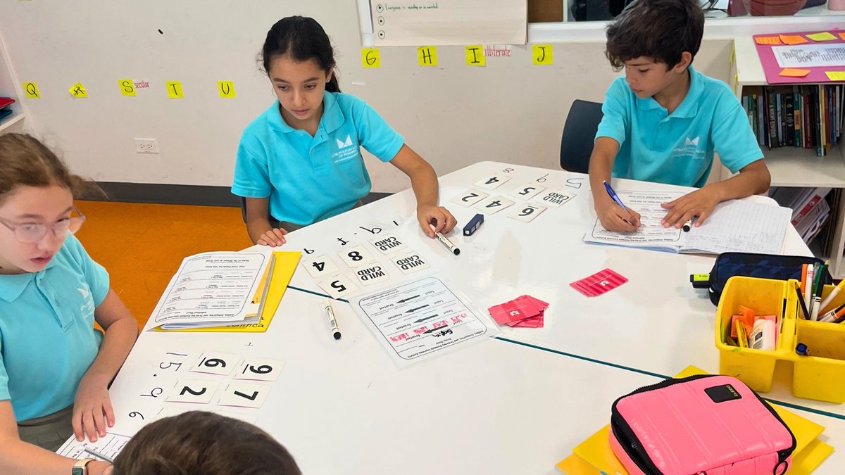 METSchoolPanama's tweet image. How do Grade 5 students become math enthusiasts? #METStudents are leveling up their math skills with a collaborative game! They're applying what they know, comparing, ordering, and adding decimals like pros.
How do you enjoy learning math?
#METSchoolPanama #nordangliaeducation