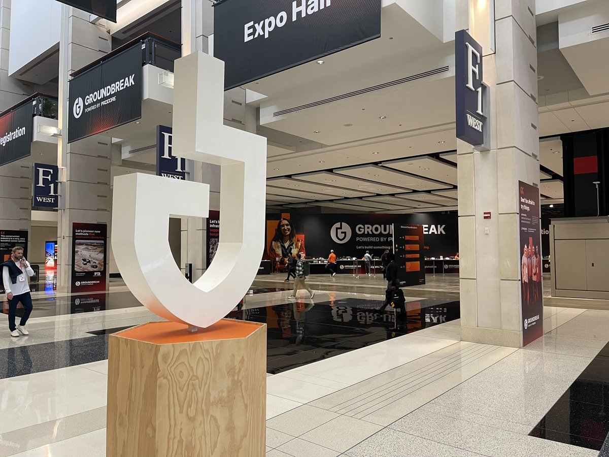ConstructionMag's tweet photo. We’ve been attending @procoretech’s #Groundbreak in Chicago this week—a great show with great content, haphazardly captured in 7 random photos. First, there’s the really big Procore shovel. https://t.co/eA0zy2raR7