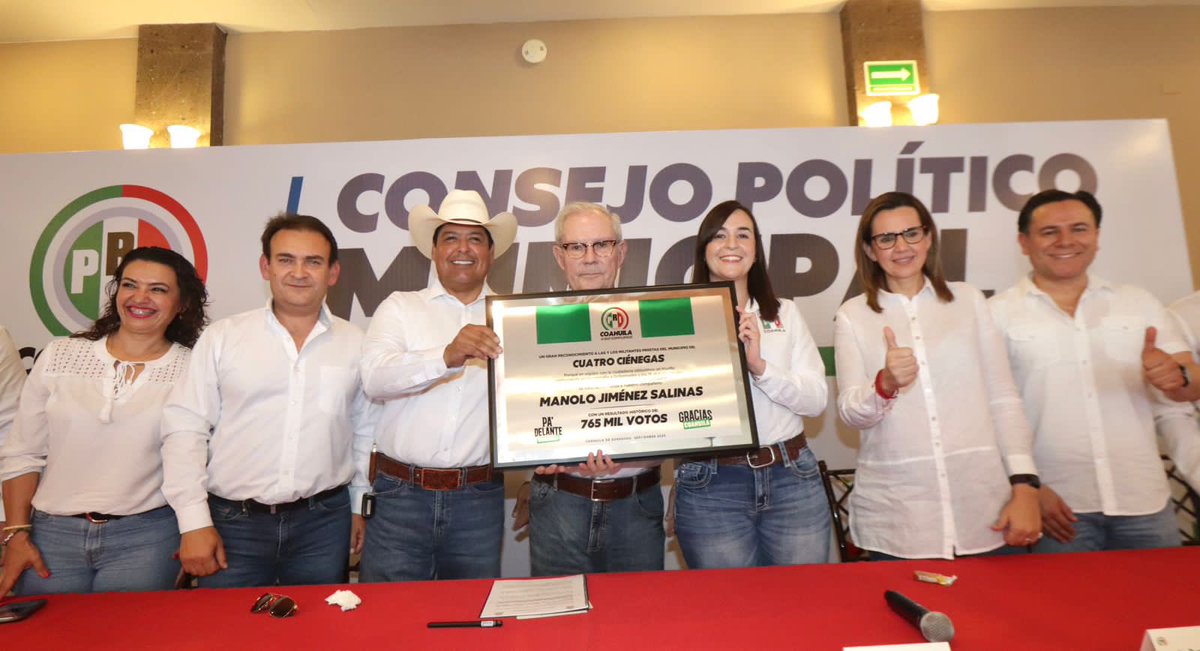 PRICoahuila's tweet photo. Cuando el priismo trabaja unido nada lo detiene. Así lo demostró el pasado proceso electoral, al obtener 765 mil votos que llevaron a la victoria a Manolo Jiménez Salinas.
Hoy reconocimos al priismo de #CuatroCienegas por su trabajo leal y comprometido. https://t.co/Sh3mJ7N3Dq