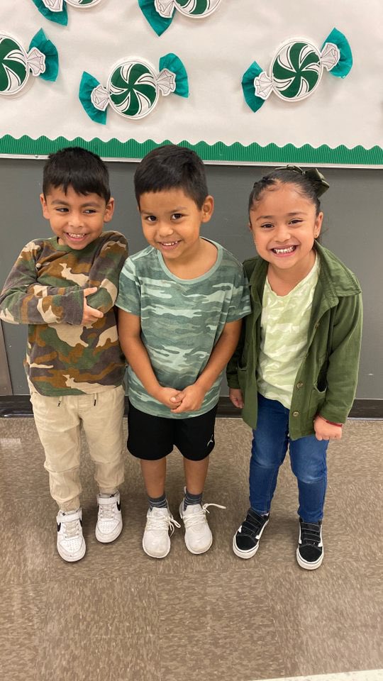 JackLoweSrES's tweet photo. Dress up days are the most fun!  #ShowUpDallasISD #everythinginexcellence #outstandingowls @SHARDEECRYSTAL @DallasISDSupt @RyanZysk @THuittDISD @DanforDISD @SBarrios_DISD @conradschools https://t.co/qW3WYiEfcm