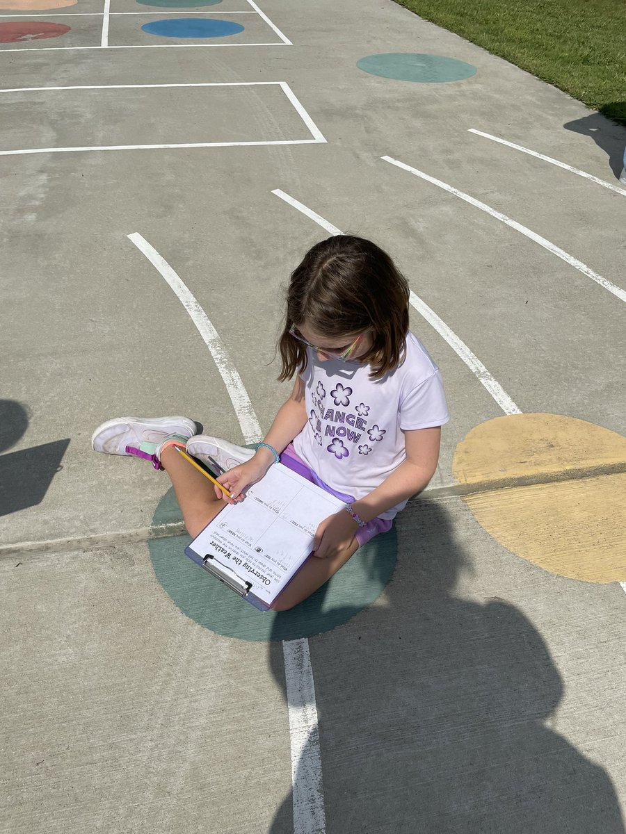 Took my expedition outside today to observe and record the weather using their senses. 👀👃👂<a href="/LHECMES/">Lincoln HeightsECMES</a> #usingoursenses #weatherwatchers