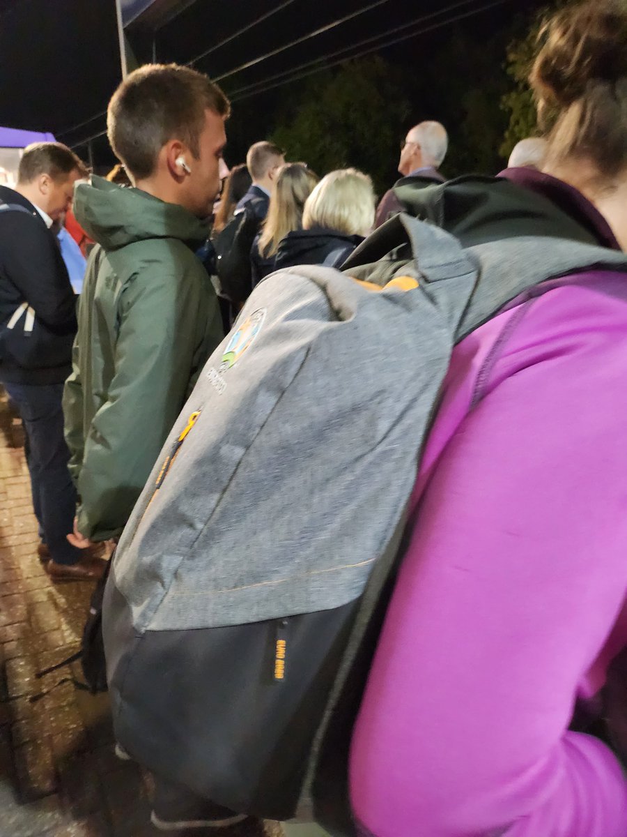 DerekBe64945179's tweet photo. @LNER @julialilian5 Yes but for some by the time we get home will be preparing to come  back into London Knebworth platform crowded https://t.co/KjB3Ie1rNQ